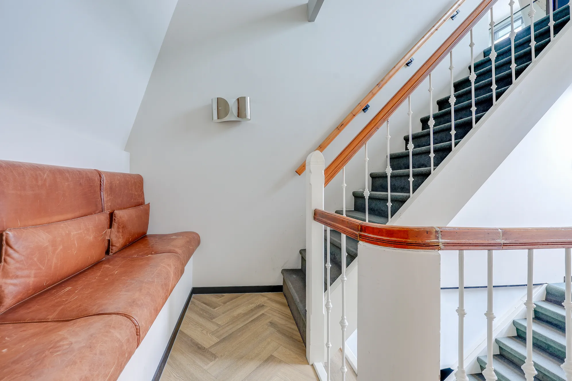 Premium workspace at Tribes Amsterdam Raamplein